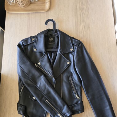 Veste en similicuir, couleur noir, taille 34 