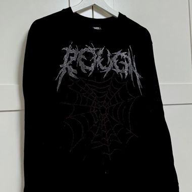 Schwarzes Langarmshirt mit Print