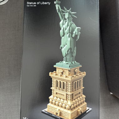 LEGO Architecture Statue of Liberty, newly packaged