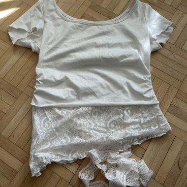 Weisser Spitzen-Satin-Top