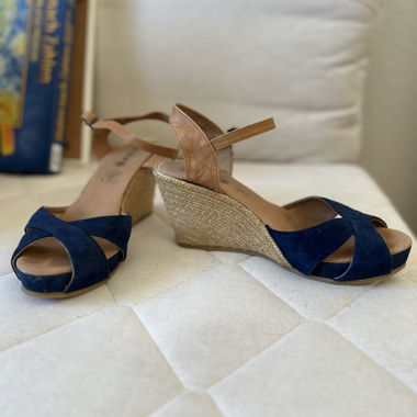 Blue espadrilles with heel