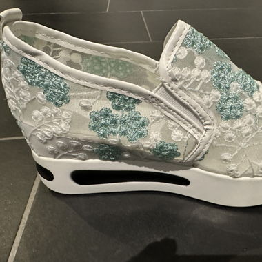 schöne farbige Sommer sneakers