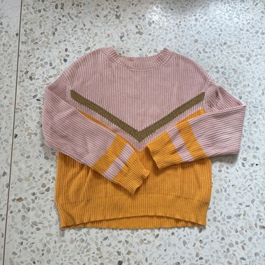 Farbiger Strickpullover