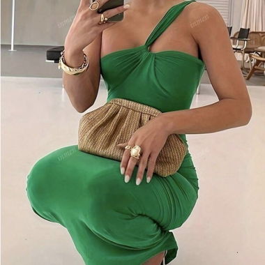 Robe longue verte dos nu 