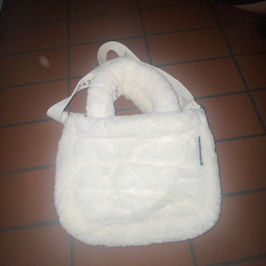 Borsa in peluche bianca