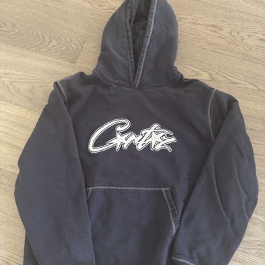 Schwarzer Hoodie