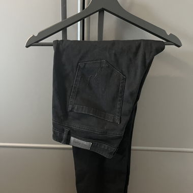 Schwarze Hose 
