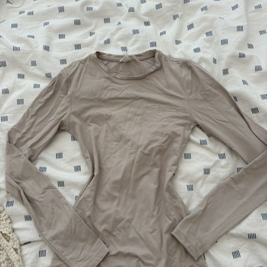 Beige long-sleeve shirt