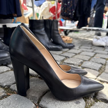 High Heels schwarz klassisch Gr. 40