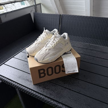 Sneakers Adidas Yeezy Boost 700 Analog