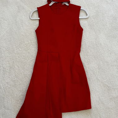 Red sleeveless dress