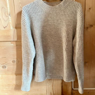 Maglione in lana beige