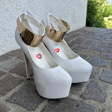 redkiss Scarpe con zeppa bianche con tacco alto US 8.5