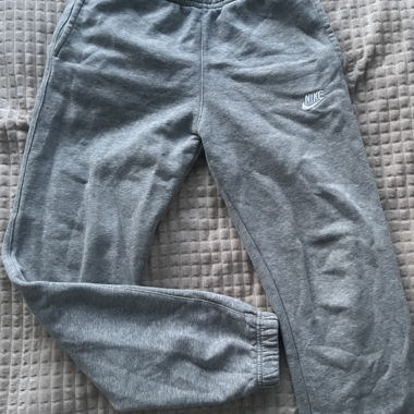 Nike Jogginghose in Grau 
