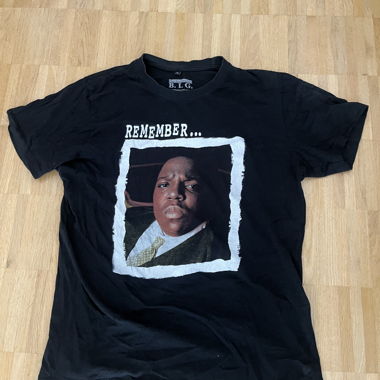 Schwarzes T-Shirt Remember B.I.G.