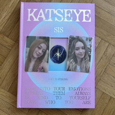 ALBUM KATSEYE SOFT IS STRONG