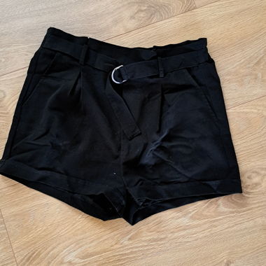 Short noir