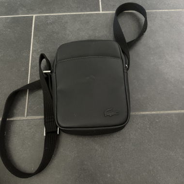 Lacoste Umhängetasche schwarz