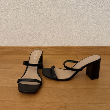 Sandales à talons noires