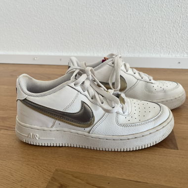 Nike Air Force 1 LV8