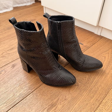 Bottine à talon haut taille 37