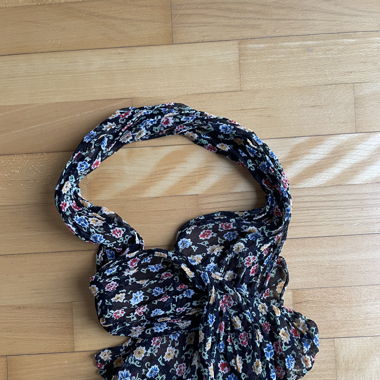mini scarf with flower pattern