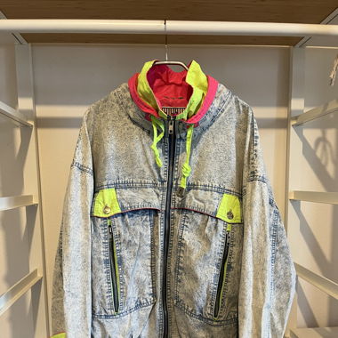 Cool denim jacket fluo details