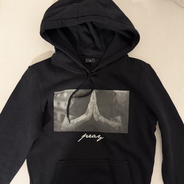 Mister Tee Pray Hoodie XS