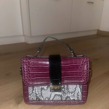 Handtasche