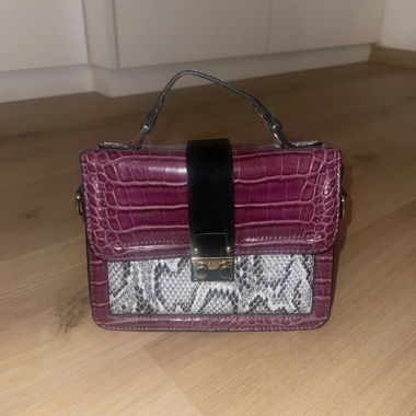 Handtasche