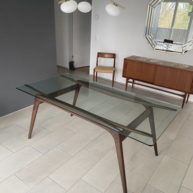 Table à manger en verre