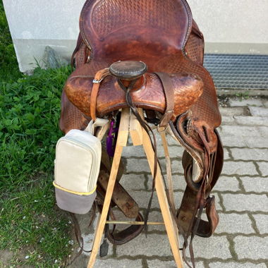Brown Leather Western Saddle