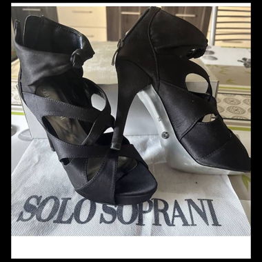 Sandales noires Solo Soprani, t.37, comme neuves. 