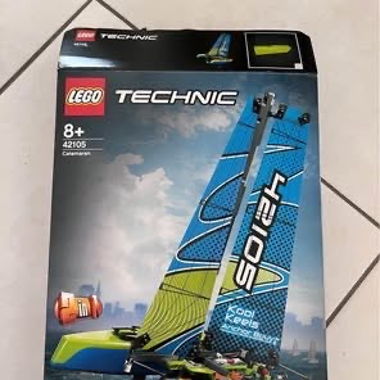 LEGO Technic  Catamaran 42105