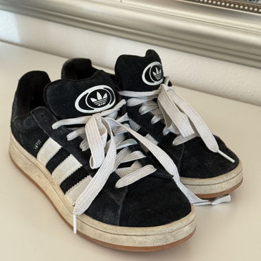 Black Adidas Campus sneakers