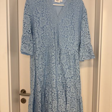 Robe en dentelle St. Tropez