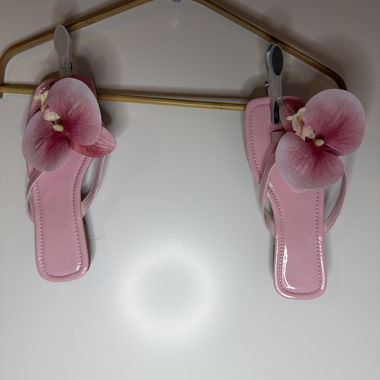 Rosa Sandalen mit Blume