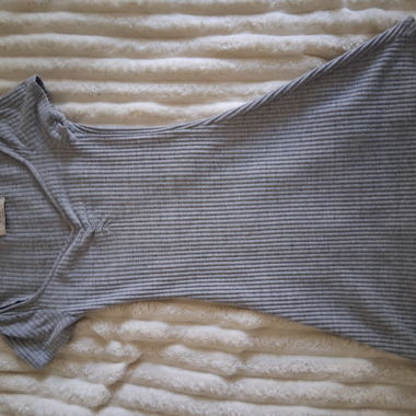 Graues Minikleid
