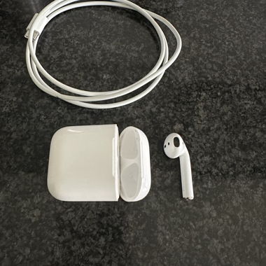 AirPods