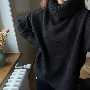 black pulli