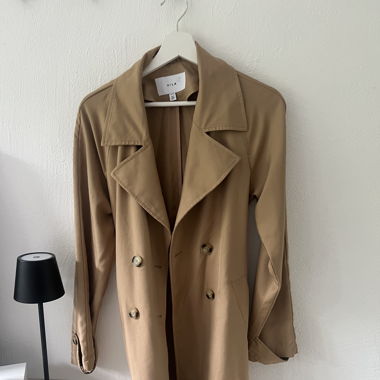 Leichter Trenchcoat