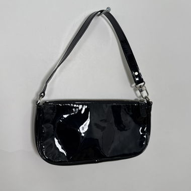 Borsa a spalla in vernice nera