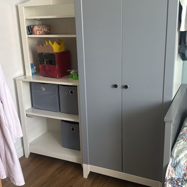 Armadio per bambini grigio-bianco