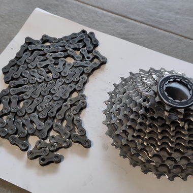 Cassetta Shimano 105 CS-R7000 e catena compatibile