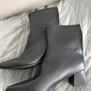 Hohe Stiefeletten 