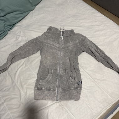 Graue Kapuzenjacke von River