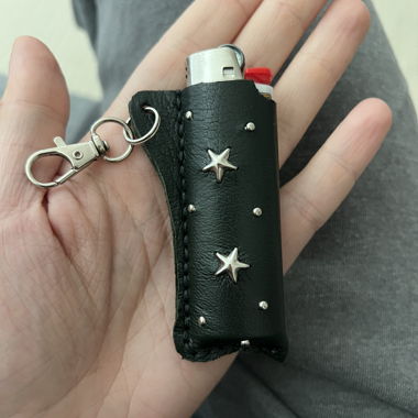 Porte-clés à manchettes de briquet en cuir