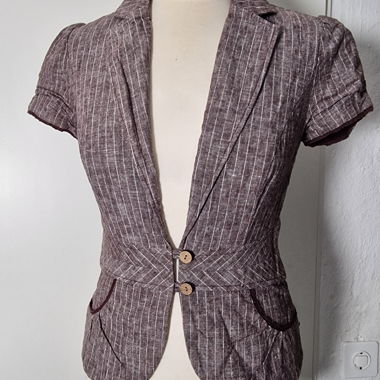 Short-sleeve jacket