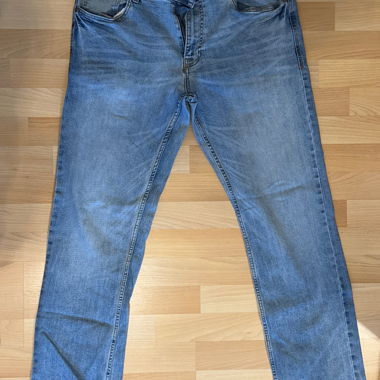 Light blue jeans for men