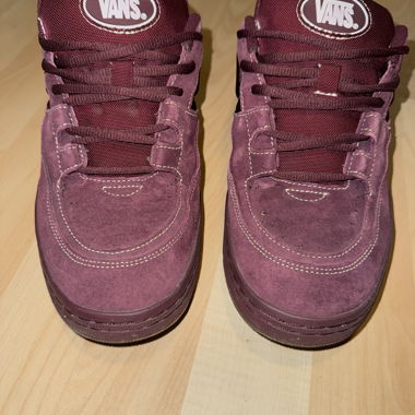 Magenta Vans Sneaker